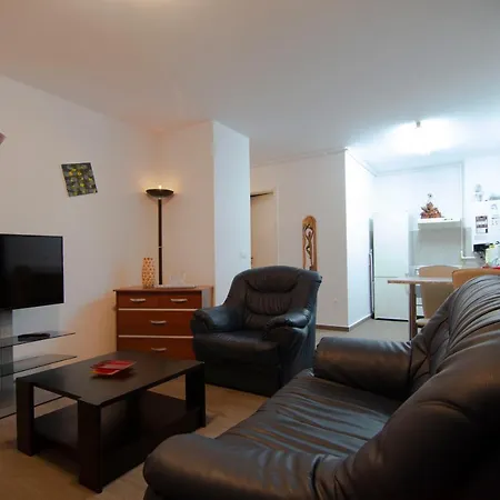 Studio Coresi Апартаменти *